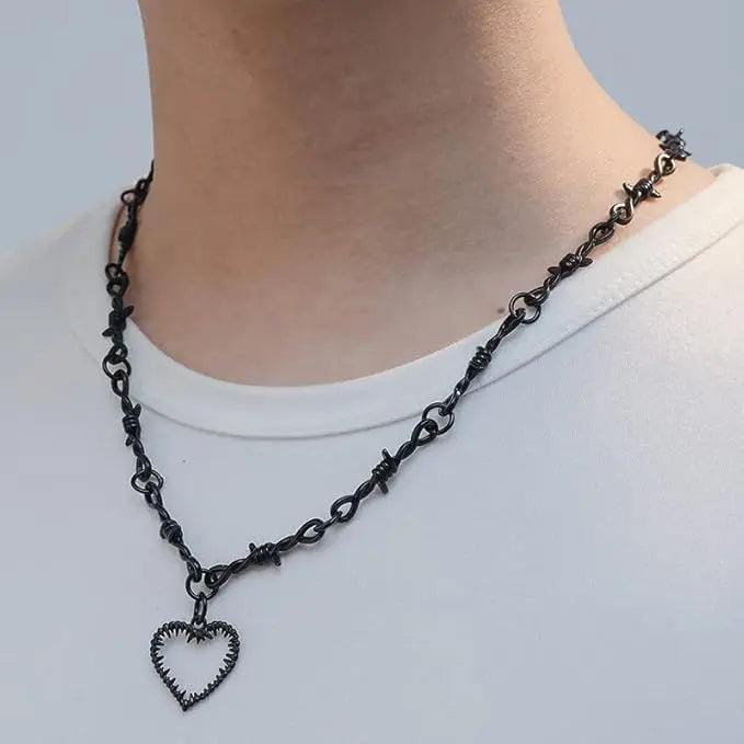 Collar "Thorned Love" (Corazón de Espinas)
